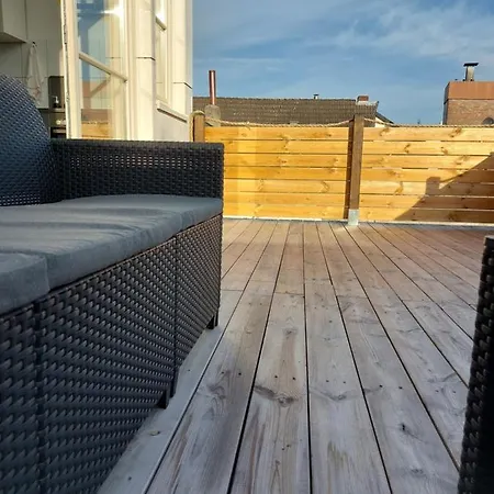 アパート Stadthaus Mit Dachterrasse