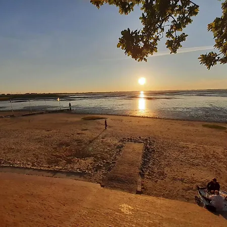 Stadthaus Mit Dachterrasse Apartmán Varel